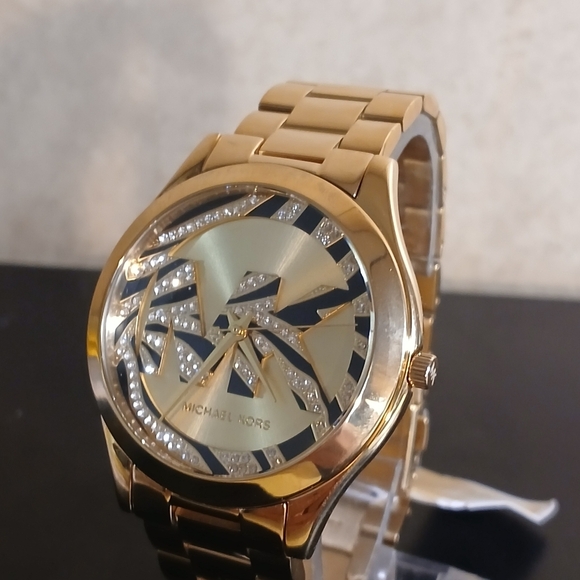 Micheal Kors MK 4561 Classic Gold Tone Womens Watch - Picture 3 of 8